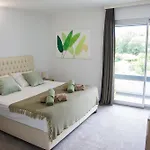 Riverside Pearl House By The River And Swimming Pool ブラガイ