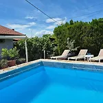 ヴィラ Riverside Pearl House By The River And Swimming Pool ブラガイ