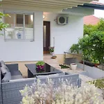 Riverside Pearl House By The River And Swimming Pool *