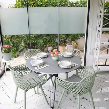 Villa Riverside Pearl House By The River And Swimming Pool