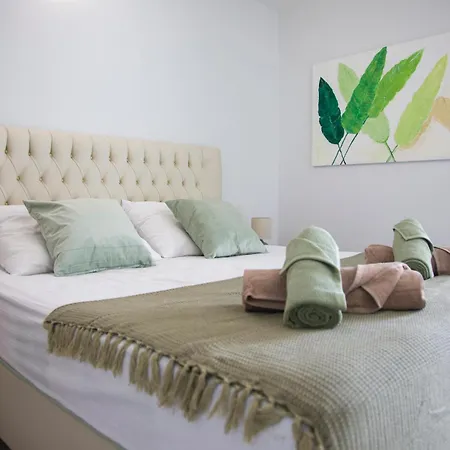 Riverside Pearl House By The River And Swimming Pool Villa