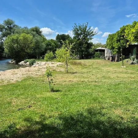 Villa Riverside Pearl House By The River And Swimming Pool