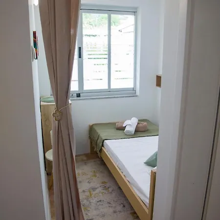 Riverside Pearl House By The River And Swimming Pool *