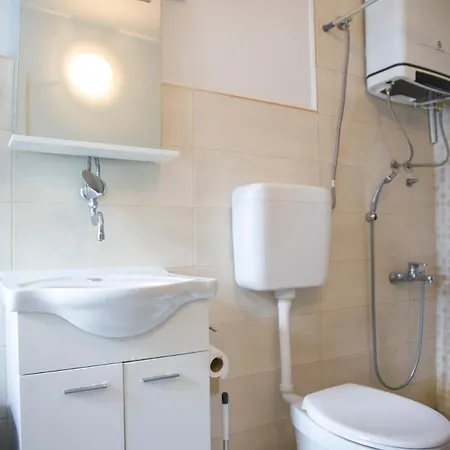 Villa Riverside Pearl House By The River And Swimming Pool *