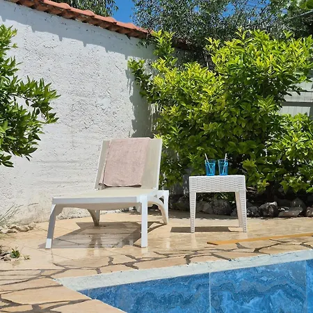 Riverside Pearl House By The River And Swimming Pool