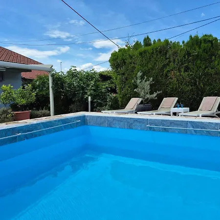 Riverside Pearl House By The River And Swimming Pool Villa