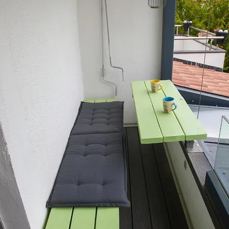 Villa Riverside Pearl House By The River And Swimming Pool *