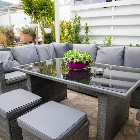 Riverside Pearl House By The River And Swimming Pool *