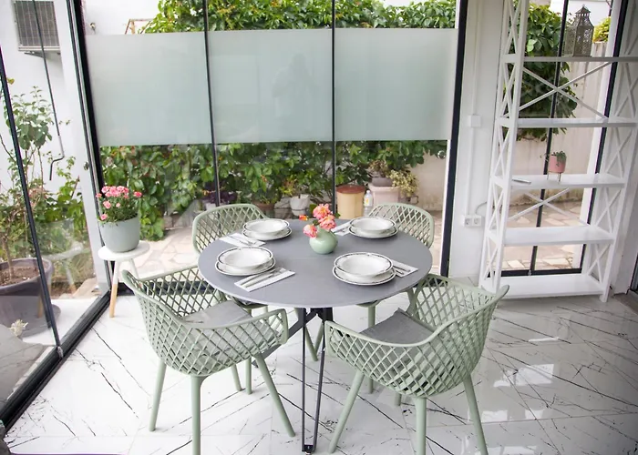 Villa Riverside Pearl House By The River And Swimming Pool