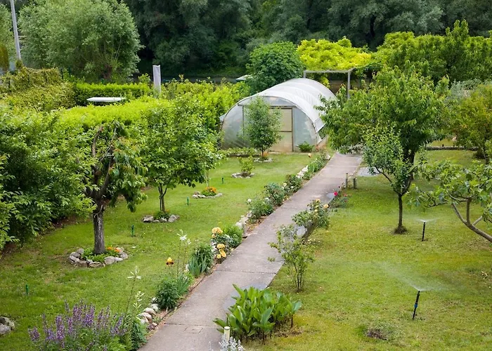 Riverside Pearl House By The River And Swimming Pool