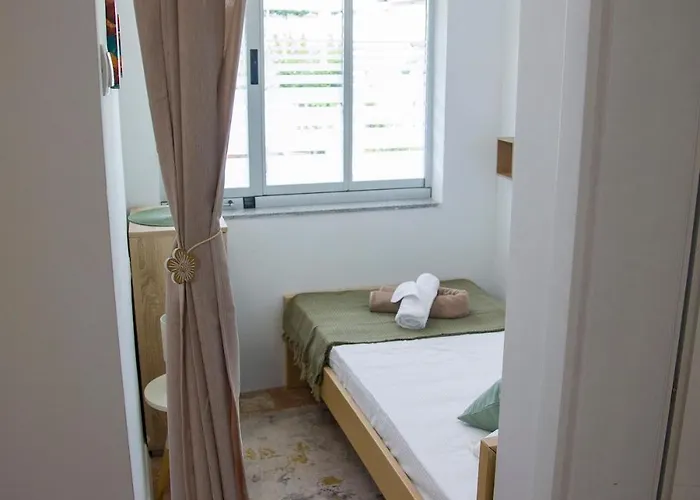 Riverside Pearl House By The River And Swimming Pool *