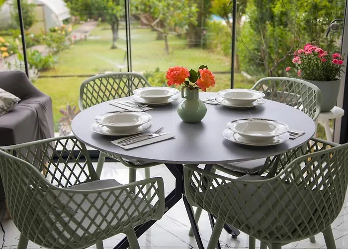 Villa Riverside Pearl House By The River And Swimming Pool *