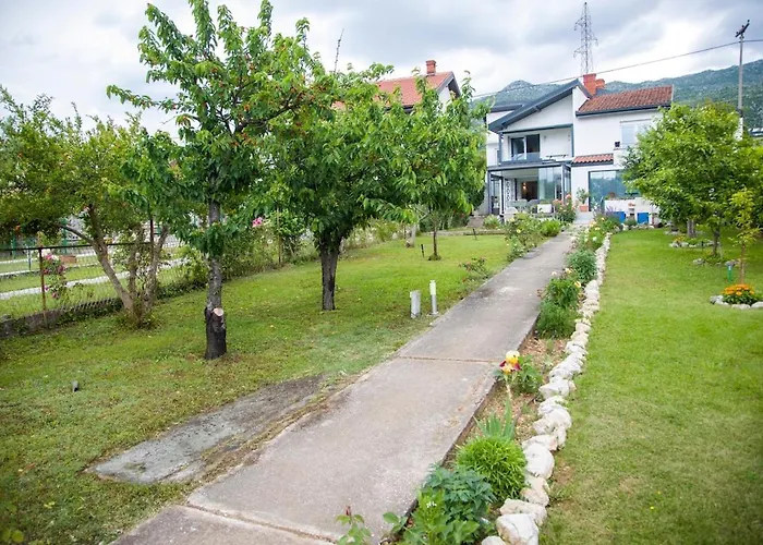 Riverside Pearl House By The River And Swimming Pool Villa